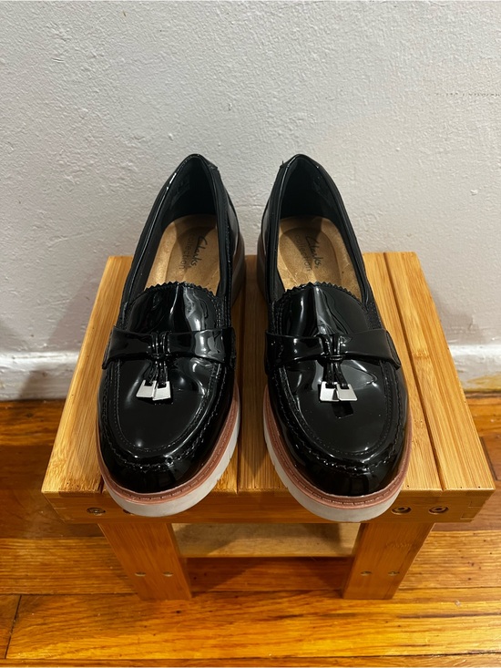 Clarks Shoes - Clark’s Patent Leather Chunky Lug Sole Black Comfort Loafers 8 Preppy Academia